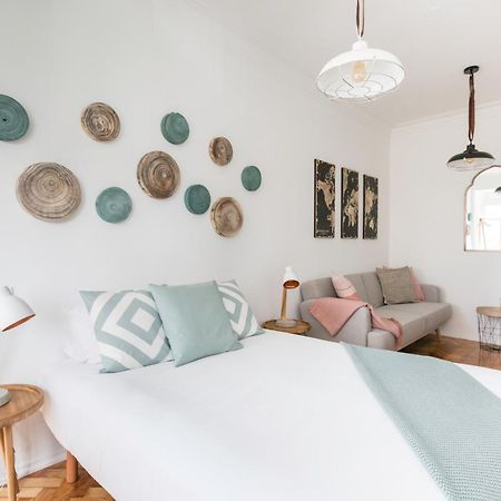 Stroll To Coffee Shops Near A Renovated Hillside Apartment In Graca Lisboa Exterior foto