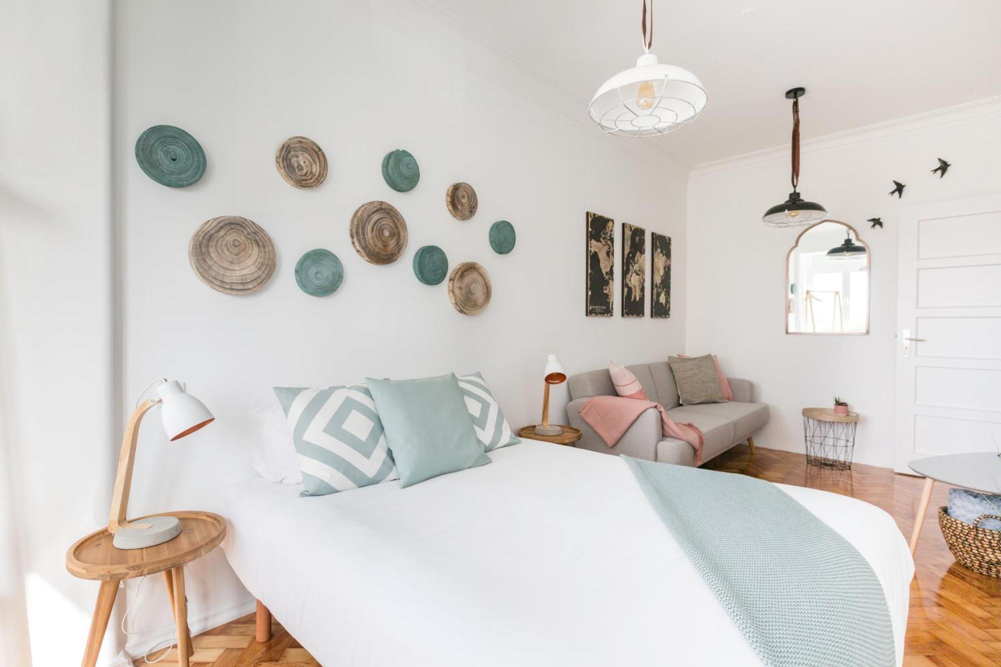 Stroll To Coffee Shops Near A Renovated Hillside Apartment In Graca Lisboa Exterior foto